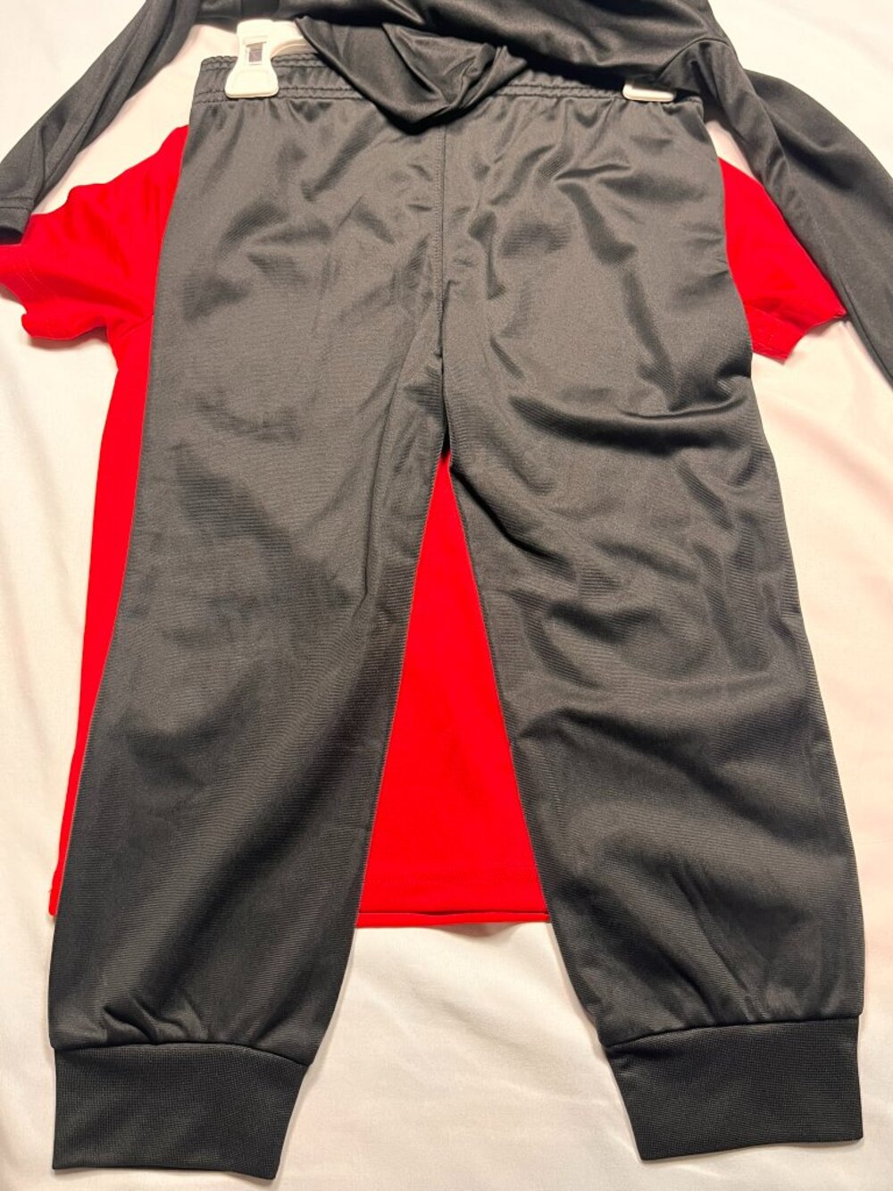 Puma Kids 3 Piece Jogger Set Size 4 Black Red Hoodie T-Shirt Pants Athletic NWT - Picture 5 of 9